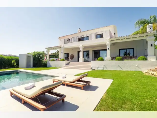 Villa de Lujo en Nueva Andalucía 5 Dormitorios Piscina Privada