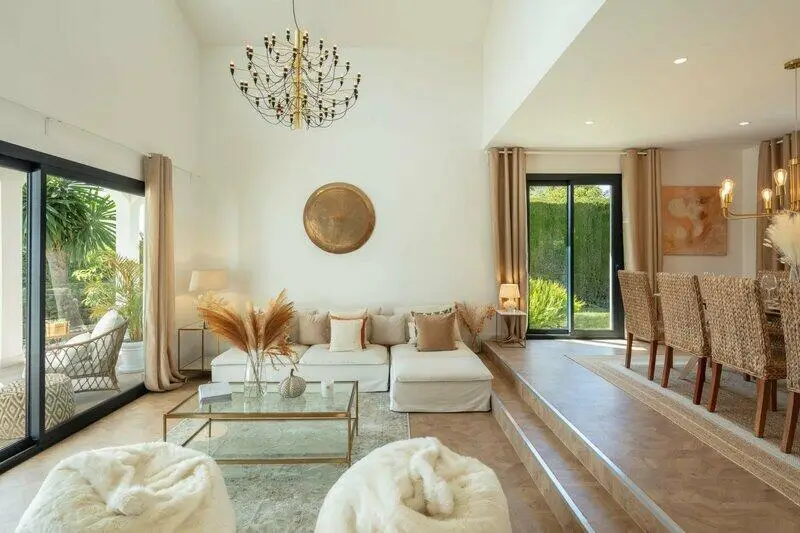 Villa Moderna de Lujo en Nueva Andalucia 4 Dormitorios