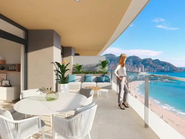 Apartamento en Benidorm con Vistas al Mar y Lujo