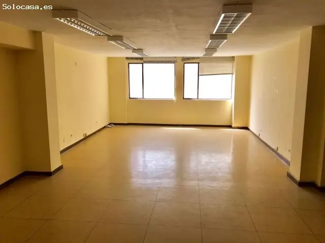 Oficina en Calle Peatonal - Local Comercial