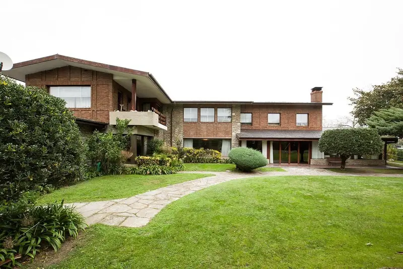 Chalet Moderno en Venta La Galea Getxo
