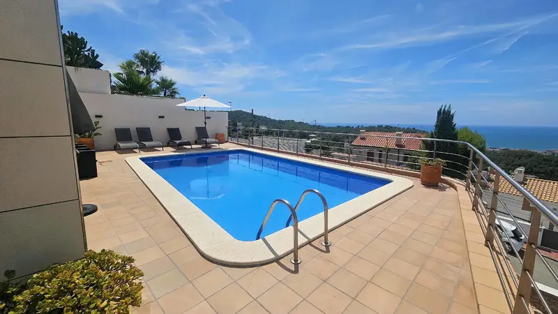 Casa en Venta cerca de Sitges 7 habitaciones Piscina Vistas al Mar
