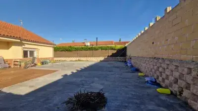 Casa Pareada en Novés 133m² 3 Dormitorios