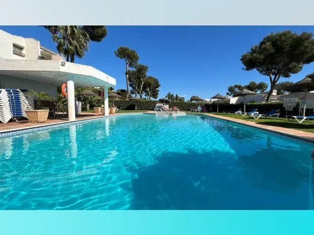 Adosado 3 Dormitorios Miraflores Piscina Comunal