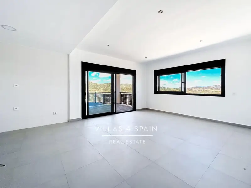 Villa en Venta Pinoso 3 Dormitorios Piscina Privada