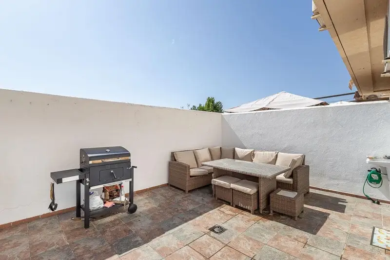 Adosado en Venta en Ogíjares Granada 3 Dormitorios 3 Baños Garaje