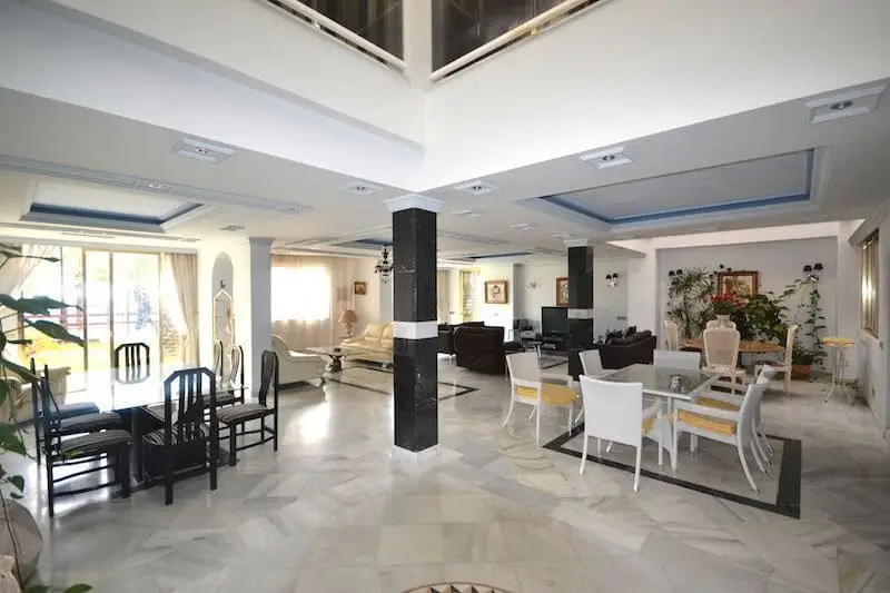 Atico Duplex en Puerto Banus Primera Linea de Playa