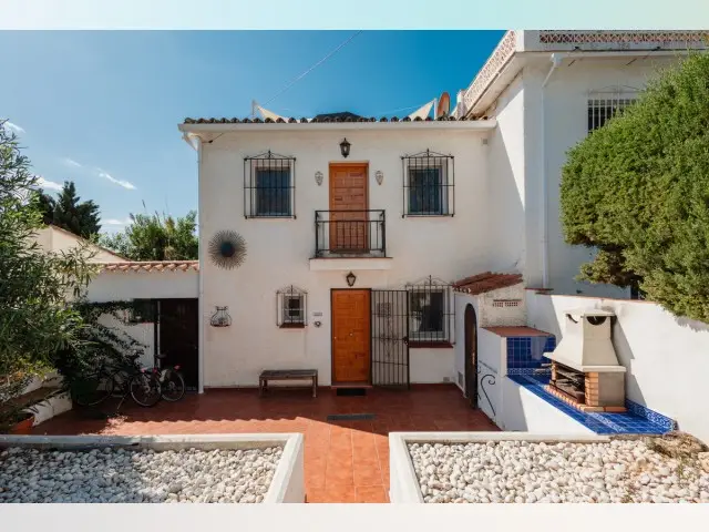 Casa Villa 2 Dormitorios Alquiler Costabella Marbella