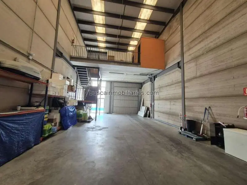 Nave Industrial Adosada en Venta Toledo