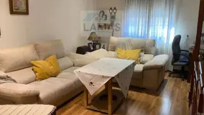 Casa adosada reformada Talayuela 90m2 4 dormitorios garaje patio eficiencia energetica