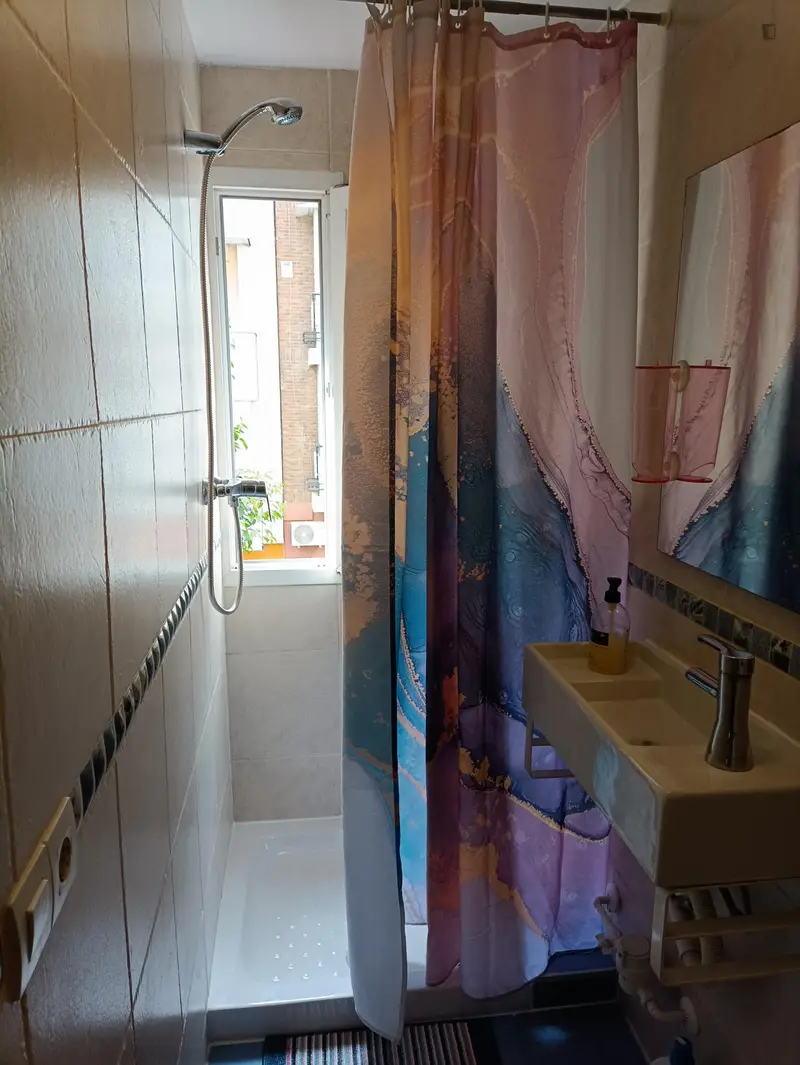 Habitacion Doble con Baño en Piso Bajo
