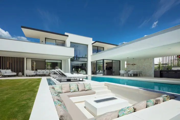 Villa Moderna 5 Dormitorios Las Brisas Nueva Andalucia