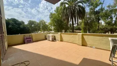 Piso Reformado en El Altillo con Piscina y Garaje