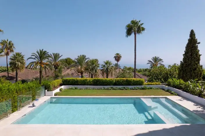 Villa 5 Dormitorios Marbella Vistas al Mar Piscina Jacuzzi