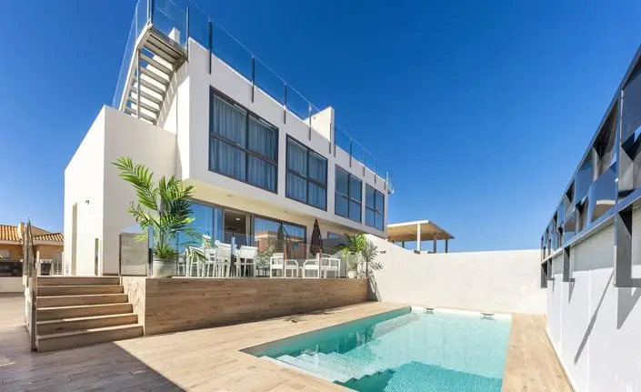 Villa 3 Dormitorios Los Belones Vistas al Mar Piscina Privada