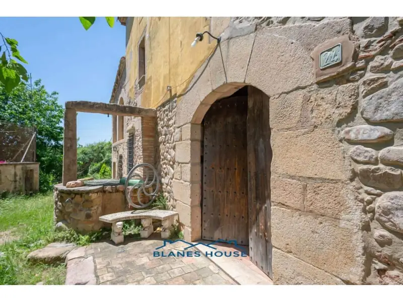 Finca Rústica con Masía en Riudarenes Girona
