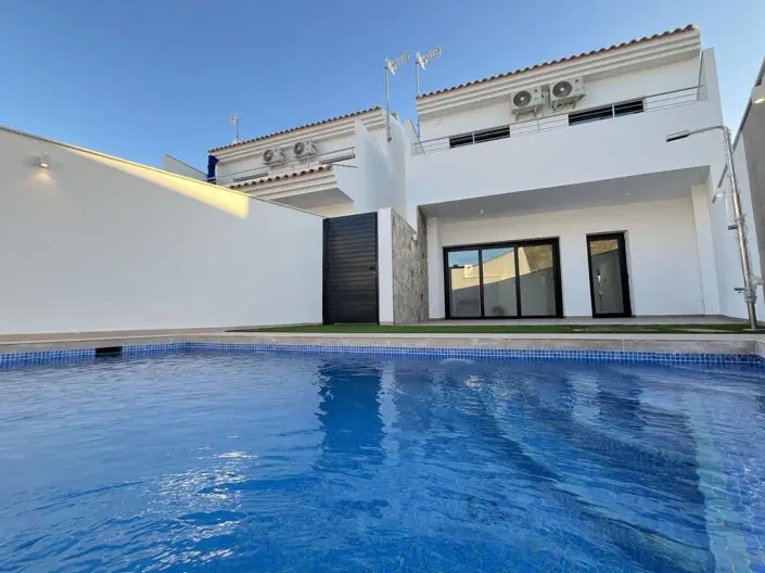 Villa en Venta San Pedro del Pinatar 3 Dormitorios Piscina Privada