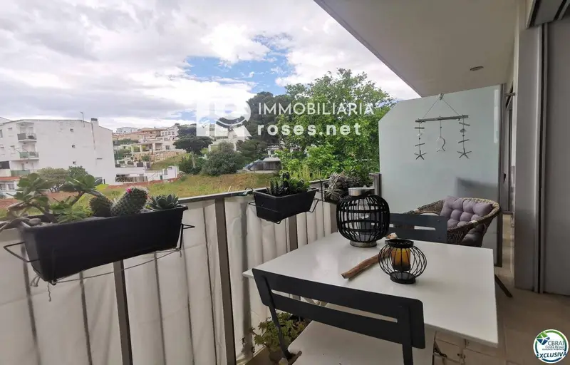 Apartamento en Llançà cerca de la playa con aparcamiento y trastero