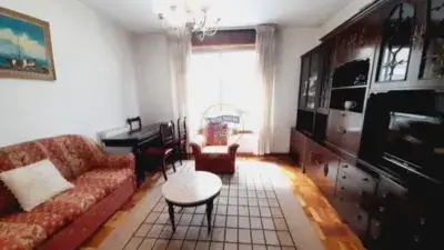 Apartamento en venta en Sanjurjo Badía