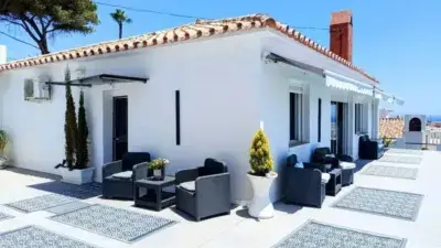 Chalet en Venta Mijas Costa con Vistas al Mar y Piscina Privada