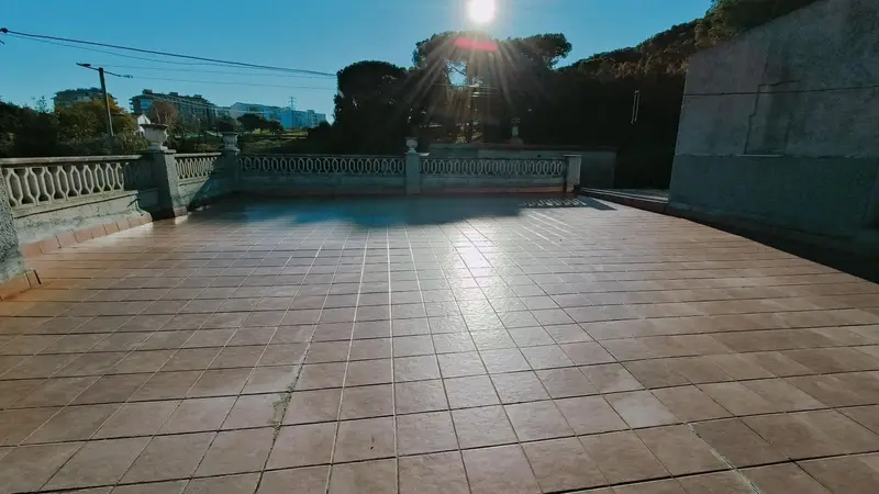 Chalet en Blanes con Vistas al Campo y Gran Jardin