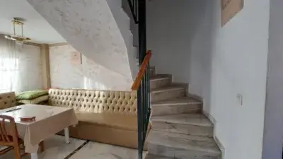 Casa Adosada en Belicena para Reformar con Cochera