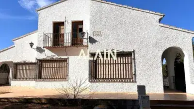 Chalet en venta en Avinguda del Baró de Campo Olivar