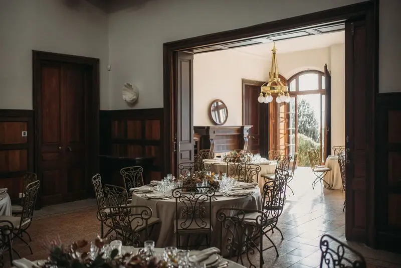 Castillo Modernista en Venta  Ideal Eventos  Hotel de Lujo