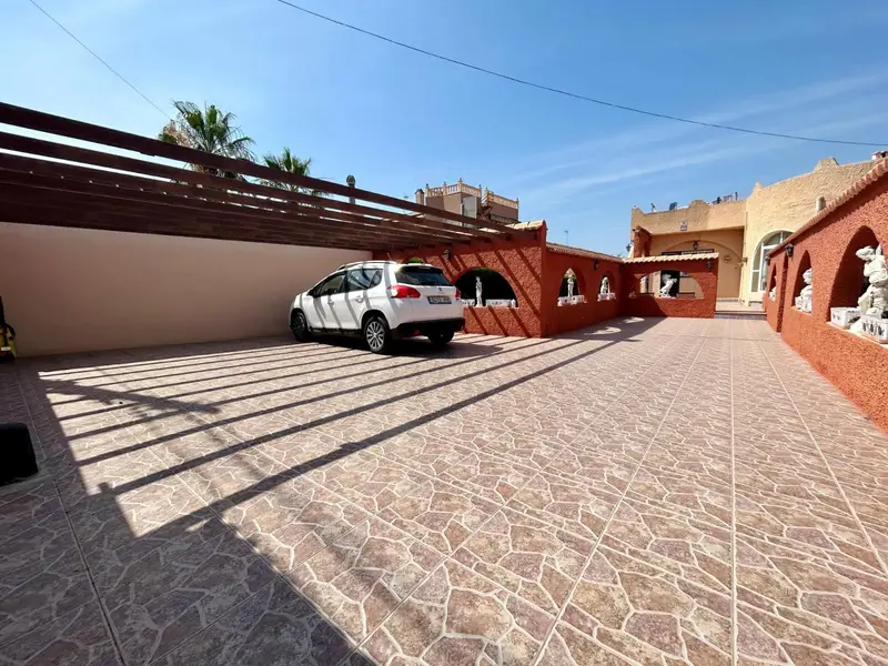 Chalet en Venta en El Chaparral Torrevieja