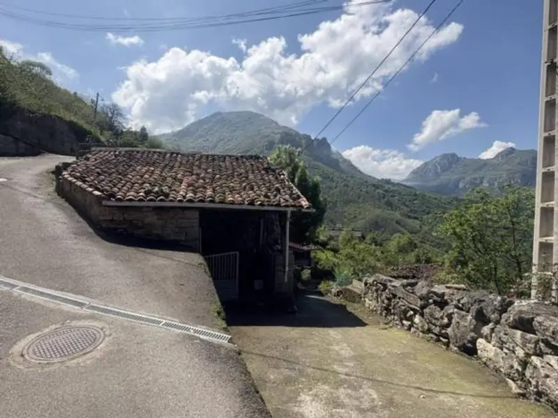 Chalet de piedra en Proaza Asturias para reformar