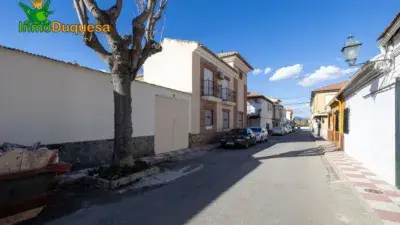 Casa en venta 350m2 con patio 220m2 y barbacoa