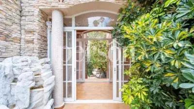 Chalet Pareado en Paterna con Piscina Privada