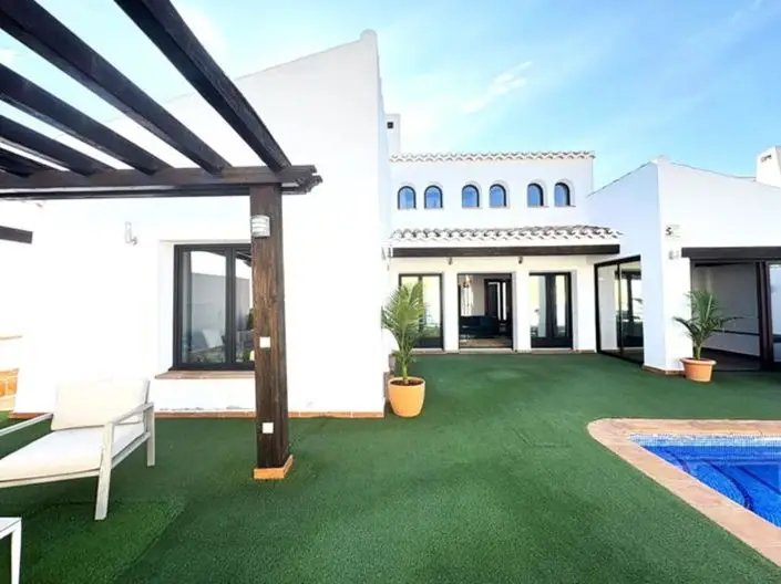 Villa 3 Dormitorios en Venta El Valle Golf Resort Murcia