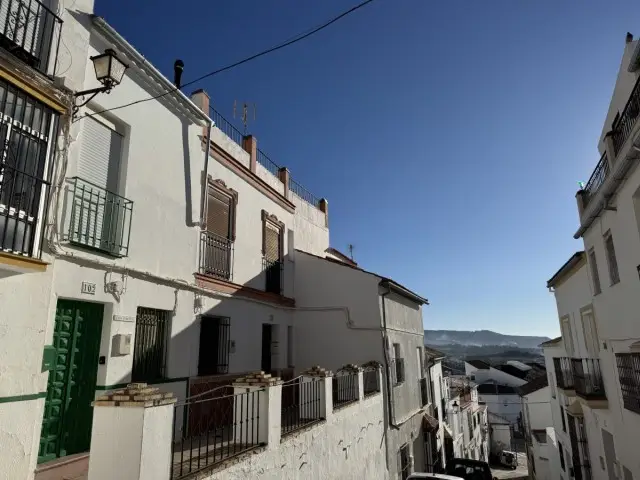 Casa-Villa de 2 Dormitorios en venta Olvera, España