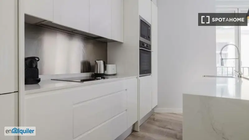 Apartamento 2 Dormitorios en Alquiler Chueca