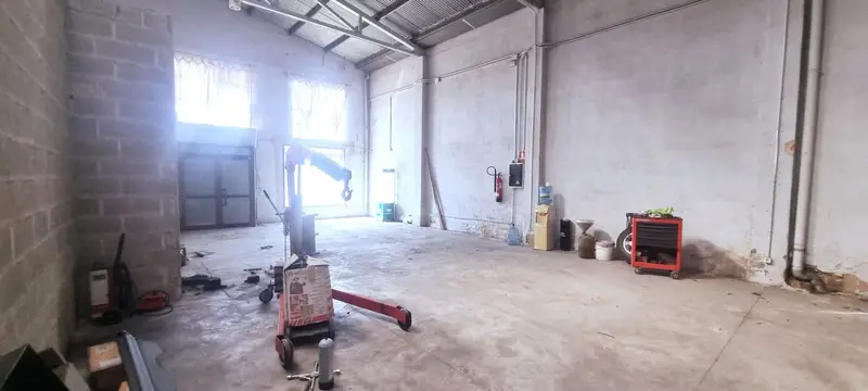 Negocio en Venta Amposta Tarragona 443m2 Almacen Zona Industrial