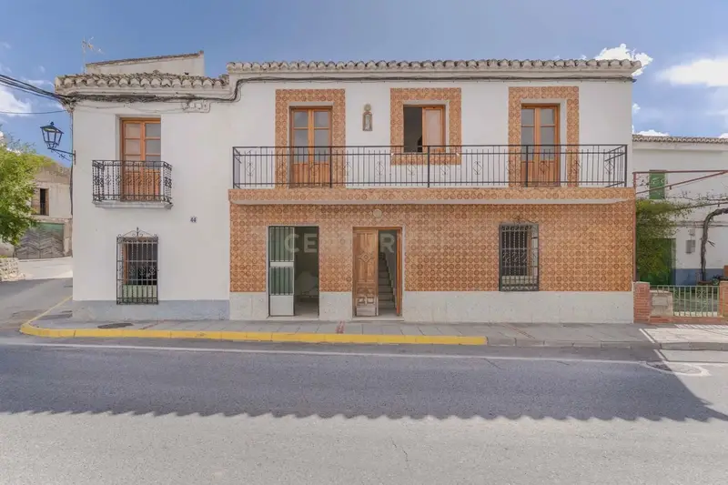 Casa en venta en Granada ideal para reformar