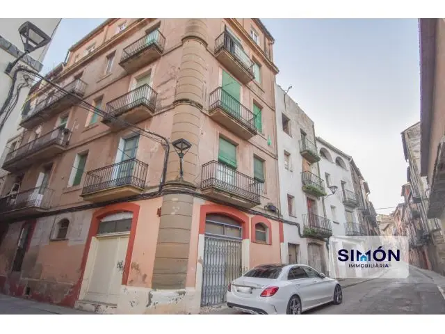 Edificio 629m2 Artés Inversores Alquiler 2000€ Mensuales