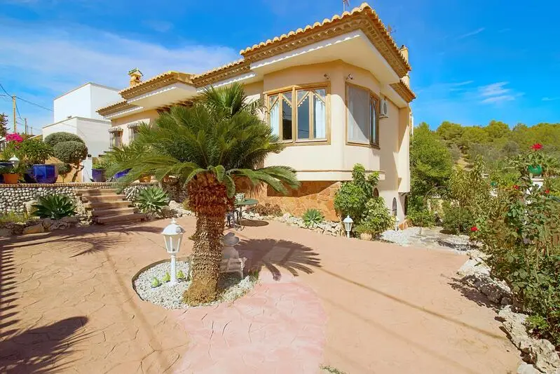 Villa Rústica con Vistas al Mar en Torremolinos 6 Dormitorios