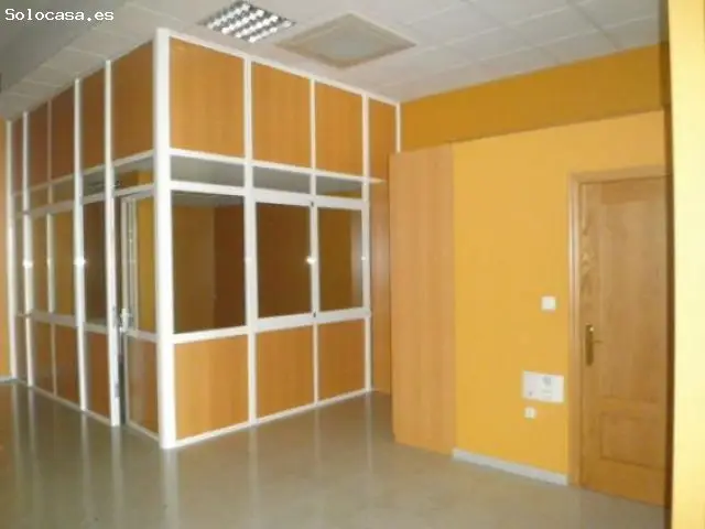Local en Flores del Sil 180m2