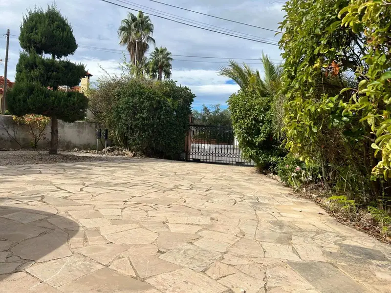 Chalet en Vinaròs cerca de la playa con piscina y jardín