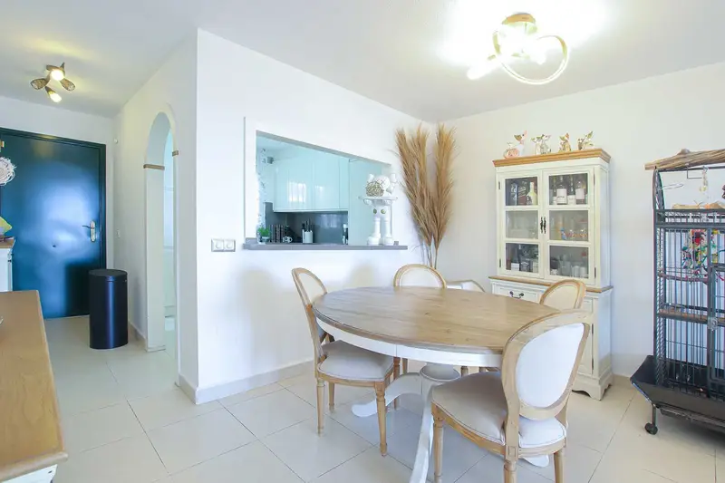 Piso de 2 Dormitorios en venta Calahonda, España