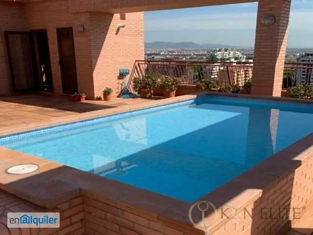 Atico Duplex en Benimaclet con Piscina Privada y Vistas al Mar