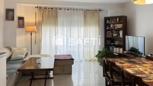 Vivienda con Local Comercial en Los Pinos
