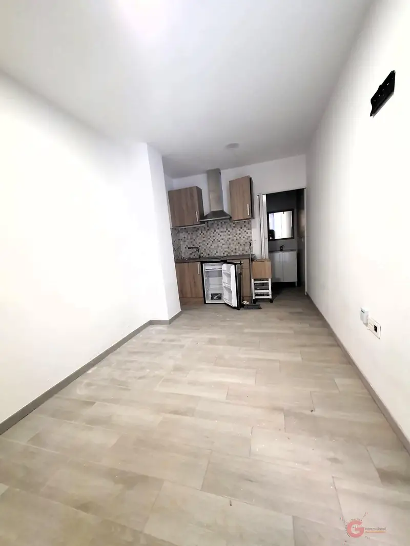Venta Local Comercial Reformado 150m2 Motril