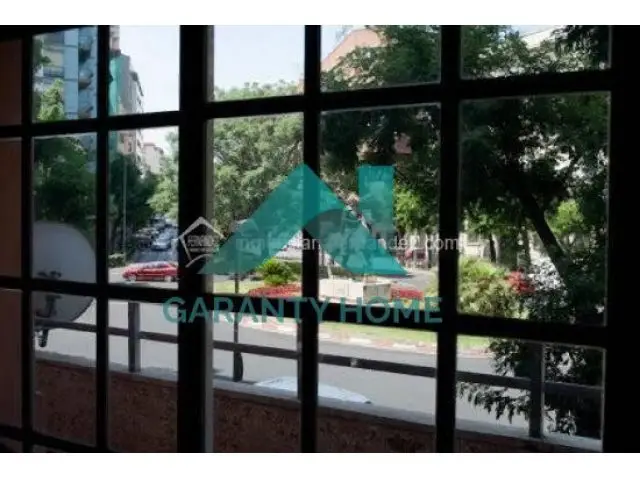 Piso Estudiantes Hernan Cortes 5 Dormitorios 3 Banos