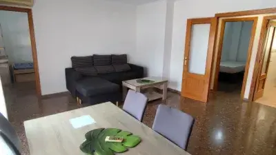 Piso Amueblado 3 Hab 2 Baños Cerca de Transporte y Zonas Verdes