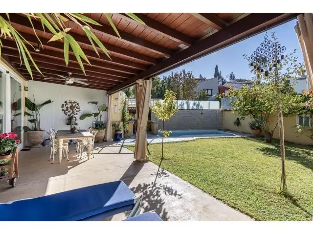 Casa en Bola de Oro Serrallo 4 dormitorios 260m2 Piscina