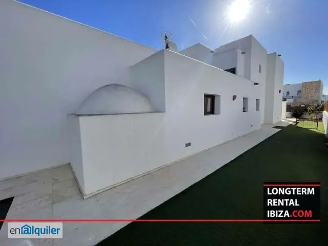 Villa en Ibiza: Alquiler vacacional para familias