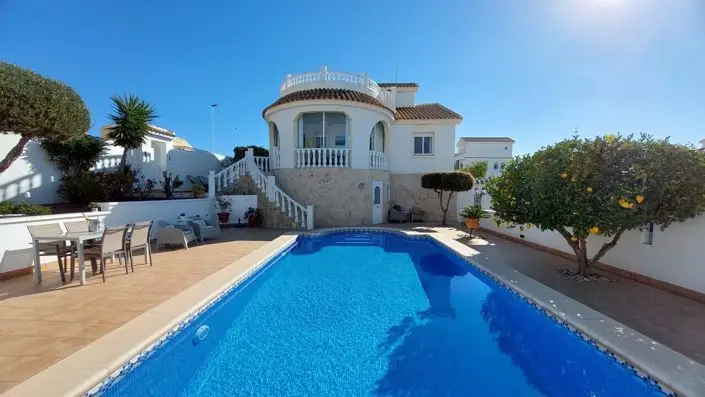 Villa 5 Dormitorios Camposol Piscina Apartamento Independiente